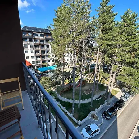 57, Titova Vila, Zlatibor * Palisat