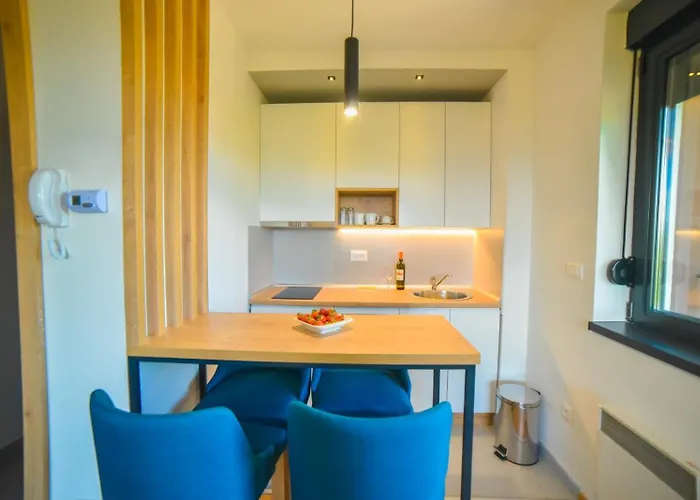 57, Titova Vila, Zlatibor