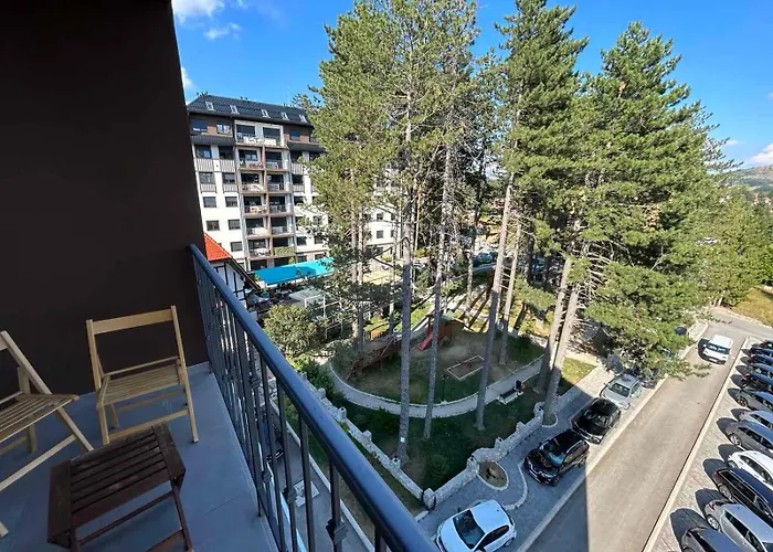 57, Titova Vila, Zlatibor * Palisat